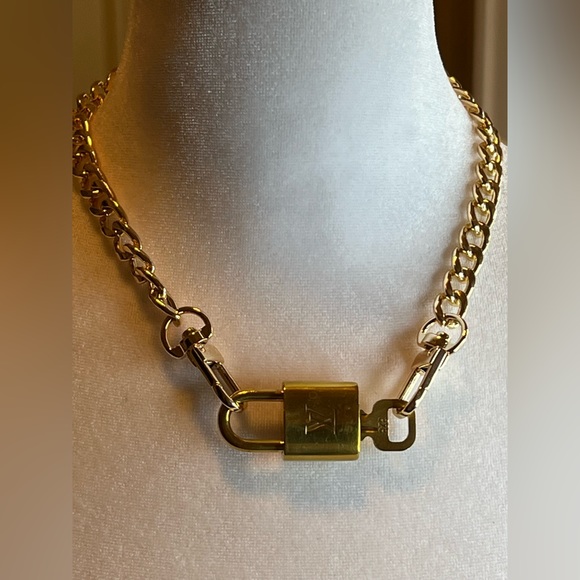 Authentic Louis Vuitton Lock and Key on Chain #323 - Picture 4 of 7
